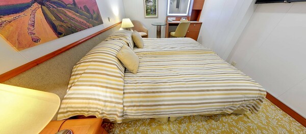 Fred. Olsen Cruise Lines, Balmoral, Superior Interior G.jpg